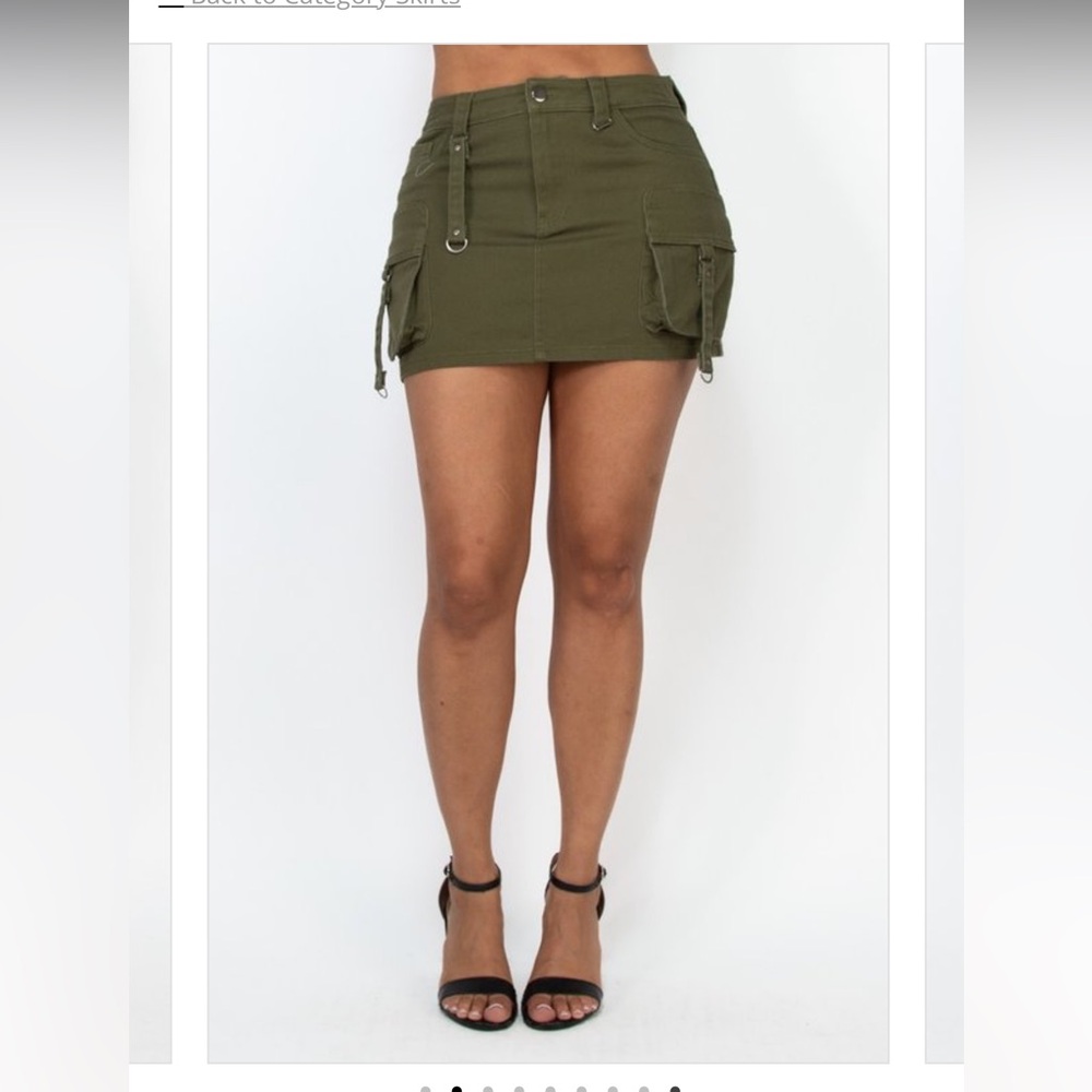 Casual couture cargo skirt♥️